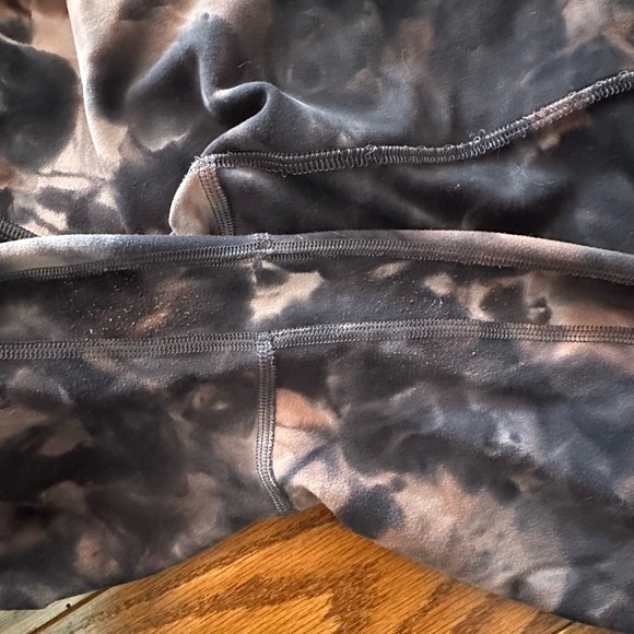 Lululemon High-Rise Align Tie Dye Leggings - Picture 3 of 4